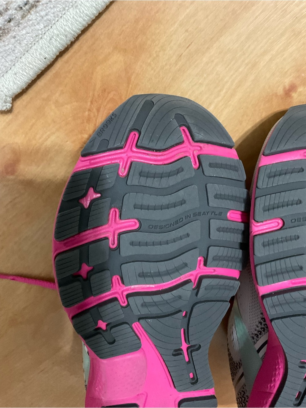 Brooks Ghost 14 Women's Running Shoes with Pink and Mint Accents - Picture 9 of 11